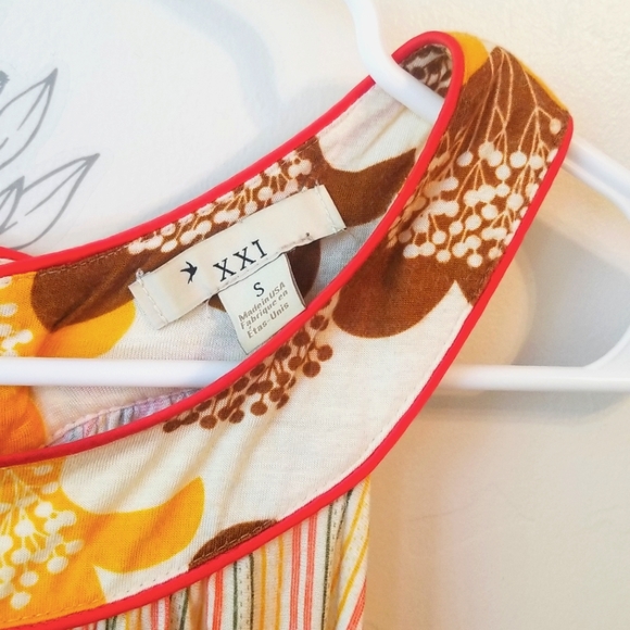 XXI Retro Stripe and Floral Sleeveless Top - Picture 3 of 5